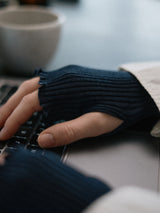 Seamless Basic Mano | Merino wool Wrist warmer Navy