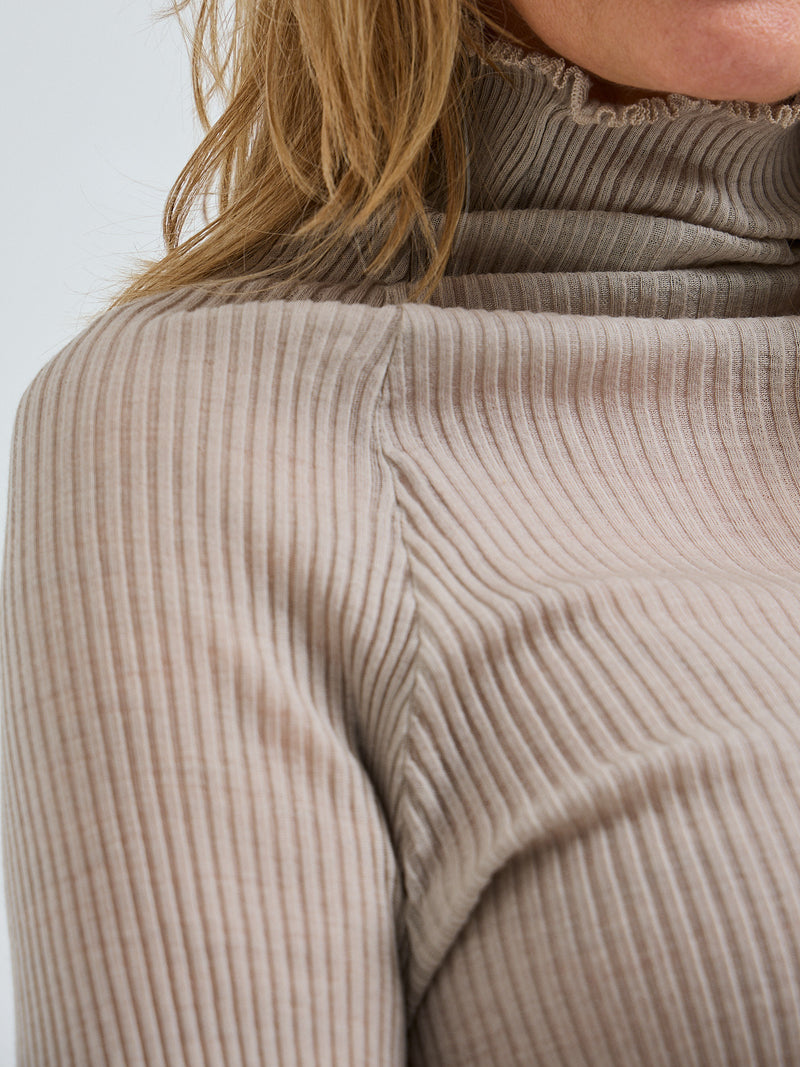 Seamless Basic Fiori | Merino wool L/S T-Shirt Beige