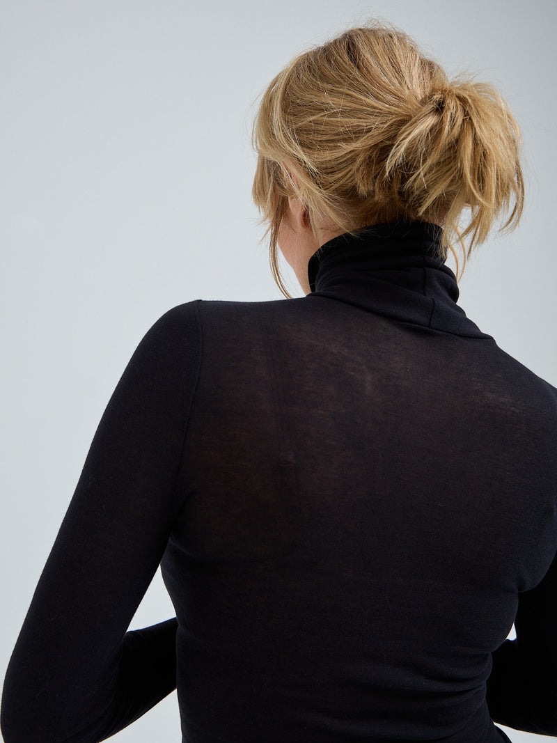 Seamless Basic Nouveau | Cotton Roll Neck Black