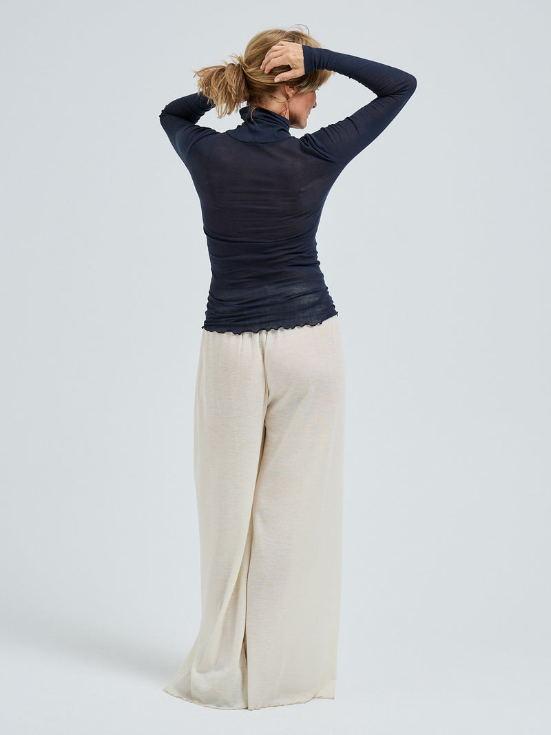 Seamless Basic Nouveau | Cotton Roll Neck Midnight