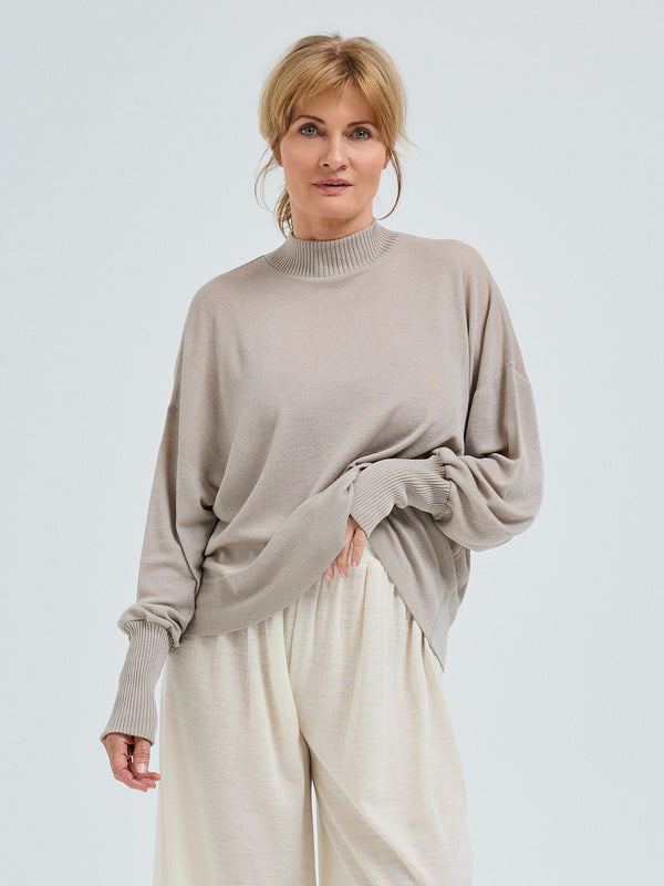 Seamless Basic Woolen Sporty Sweat | Merino wool Blouse Beige