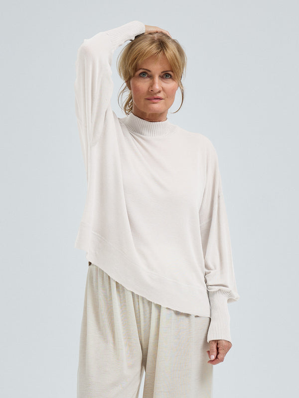 Seamless Basic Woolen Sporty Sweat | Merino wool Blouse Off-White
