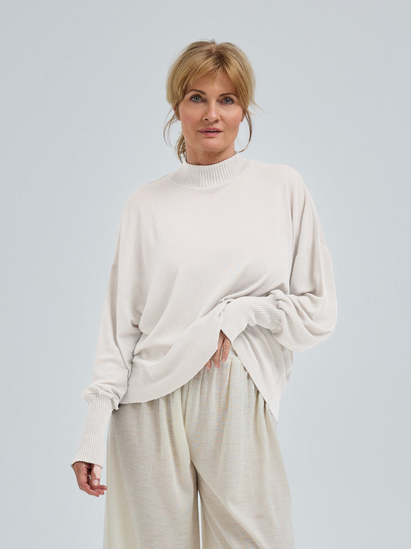 Seamless Basic Woolen Sporty Sweat | Merino wool Blouse Off-White